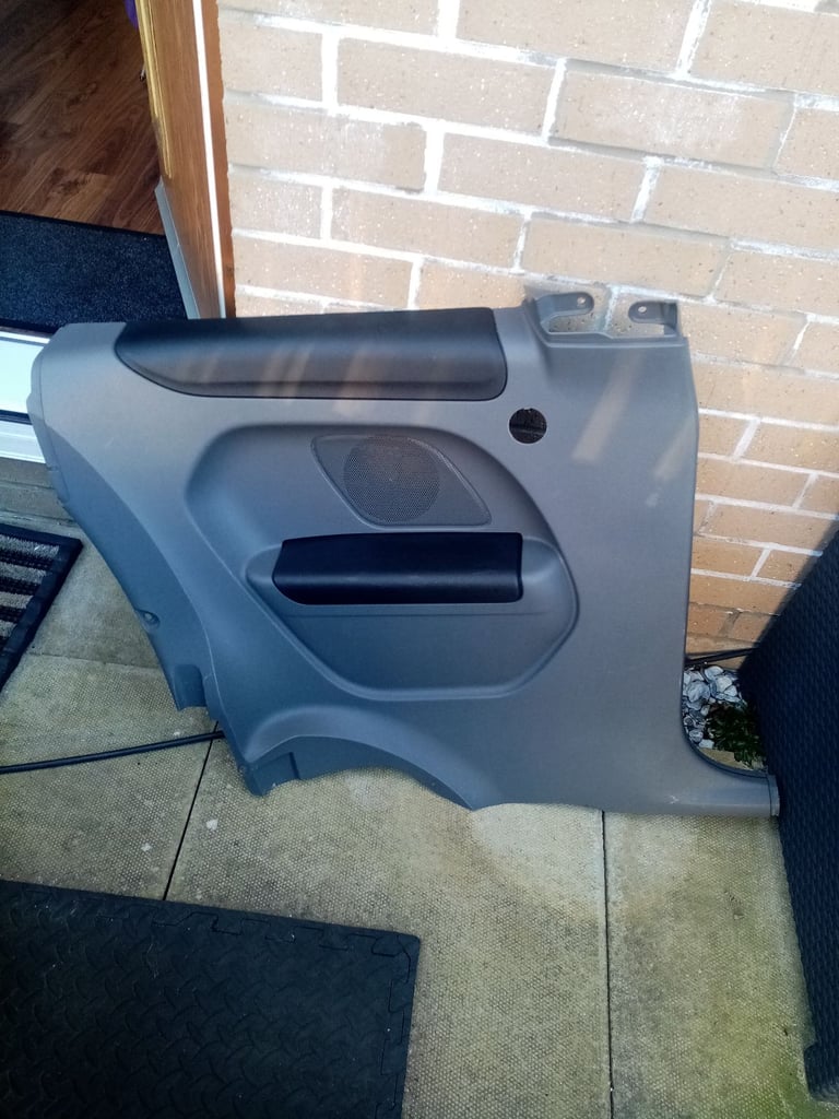 image for MK2 Ford Focus ST door card REAR N/S LEFT 3DR Facelift