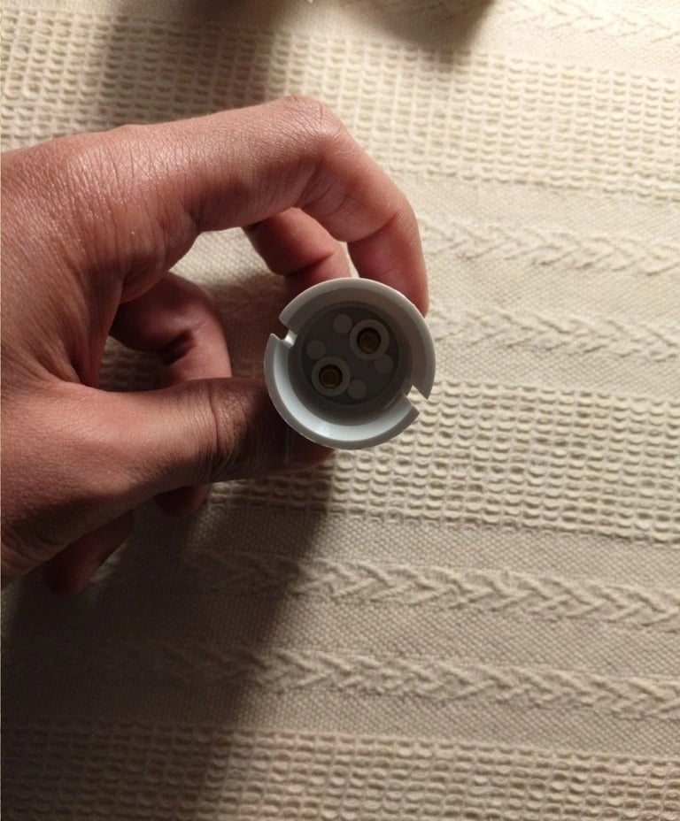 E27 To B22 Light Bulb Adaptor  (Screw-Bayonet) x15 