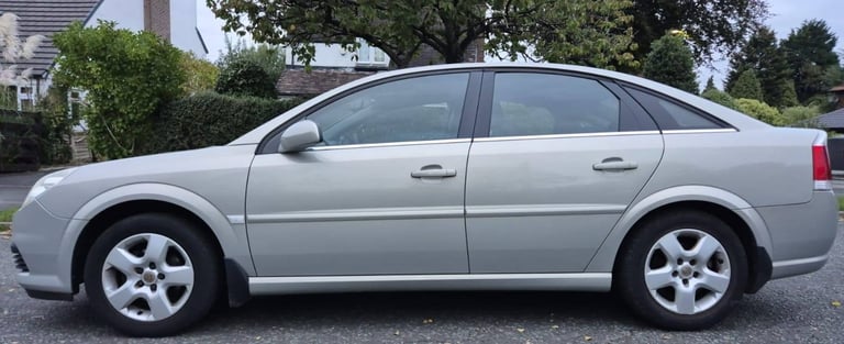 Low mileage, Long term owners, well cared for - 2007 Vauxhall Vectra Exclusiv 1.8 16V Petrol Manual