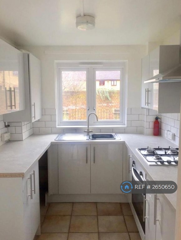 image for 1 bedroom flat in Torrington Square, Croydon, CR0 (1 bed) (#2650650)