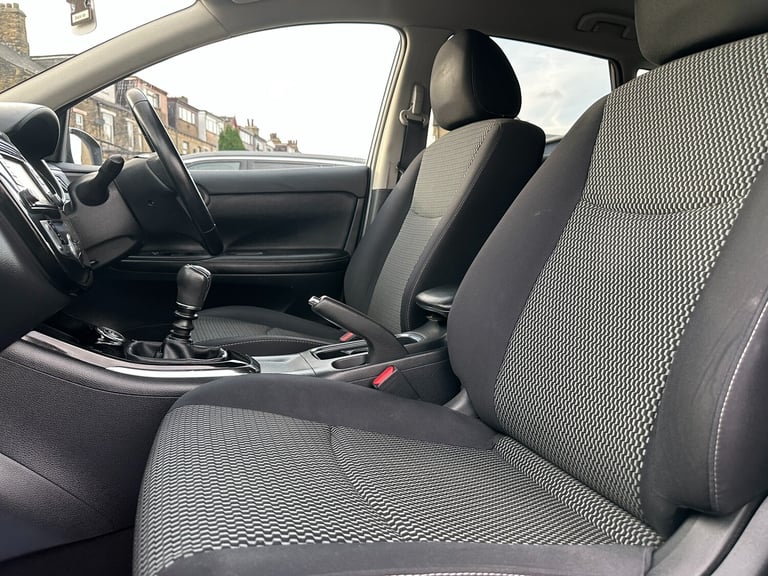 2015 Nissan Pulsar 1.5 dCi N-Tec 5dr HATCHBACK Diesel Manual