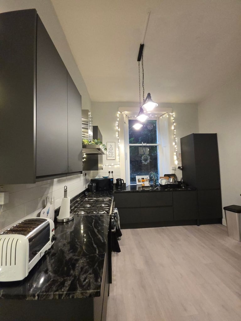 2 Bedroom Glasgow West End Flat (short let)