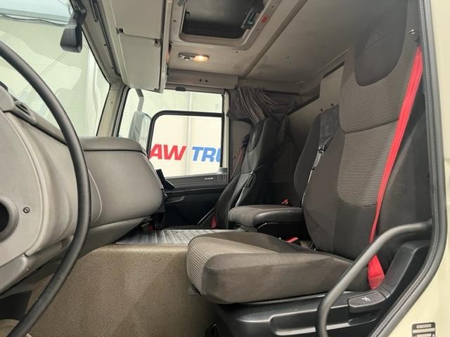 DAFCF 330 6x2 Rear Lift Dropside Scaffolding Truck