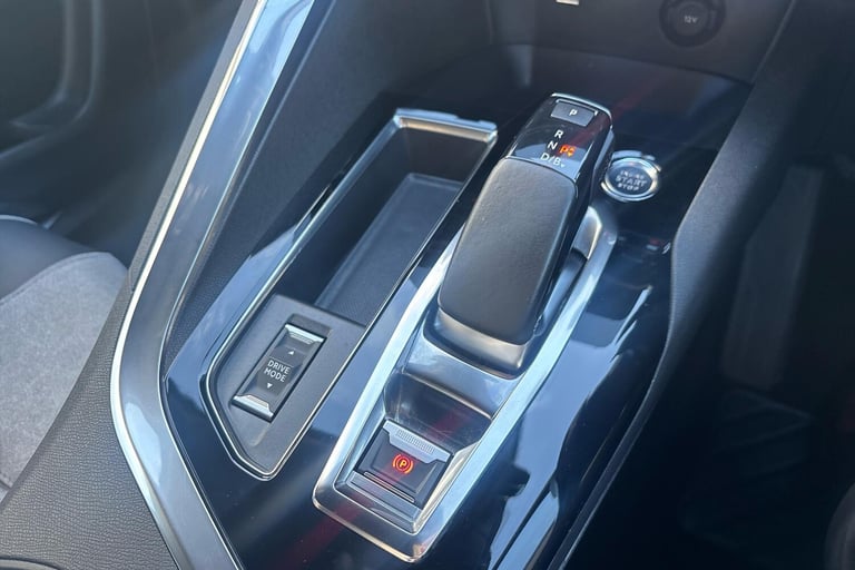  Peugeot 3008 SUV Hybrid 1.6 13.2kwh Gt Premium Suv 5dr Petrol Plug In Hybrid E