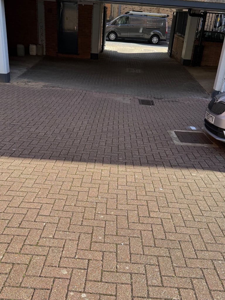 Car Park Space - Raleigh Court To Rent