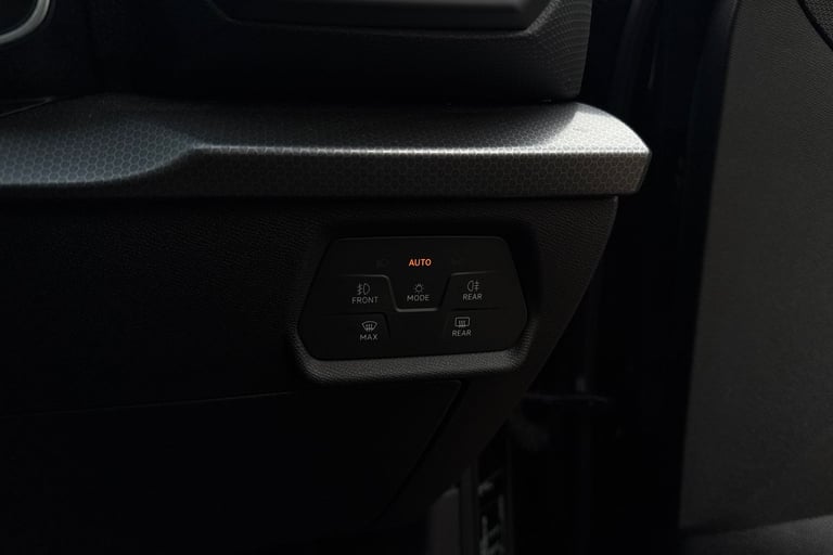 2021 SEAT Leon 1.0 TSI EVO SE Dynamic 5dr Hatchback PETROL Manual