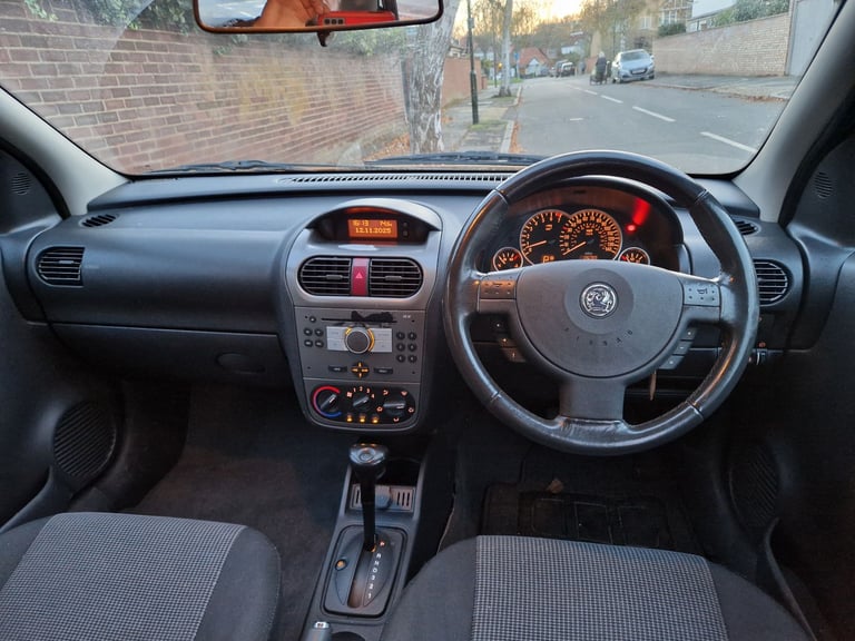 AUTO VAUXHALL CORSA 1.4 ULEZ FREE DRIVES GREAT 