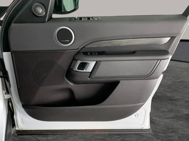 2019 Land Rover Discovery 3.0 SD V6 HSE SUV 5dr Diesel Auto 4WD Euro 6 (s/s) (306 ps) - AUTO PARK...