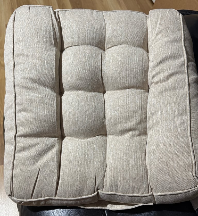 image for 2 chairs seats cushion