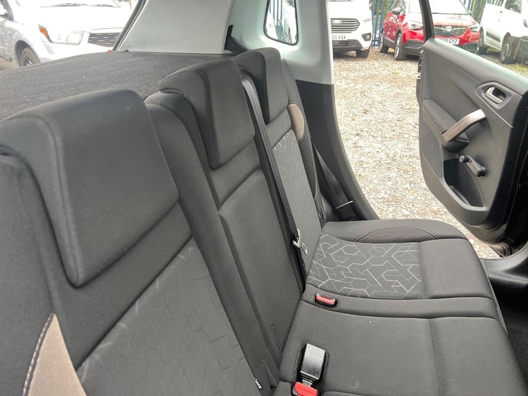 PEUGEOT 2008 1.2 PureTech Active 2015