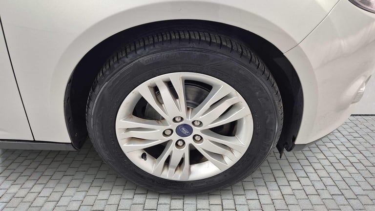 2014 Ford Focus 1.0 EcoBoost Titanium Navigator 5dr Hatchback Petrol Manual