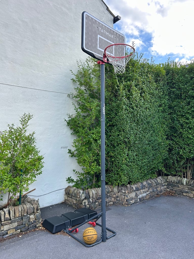 image for Basketball net and ball