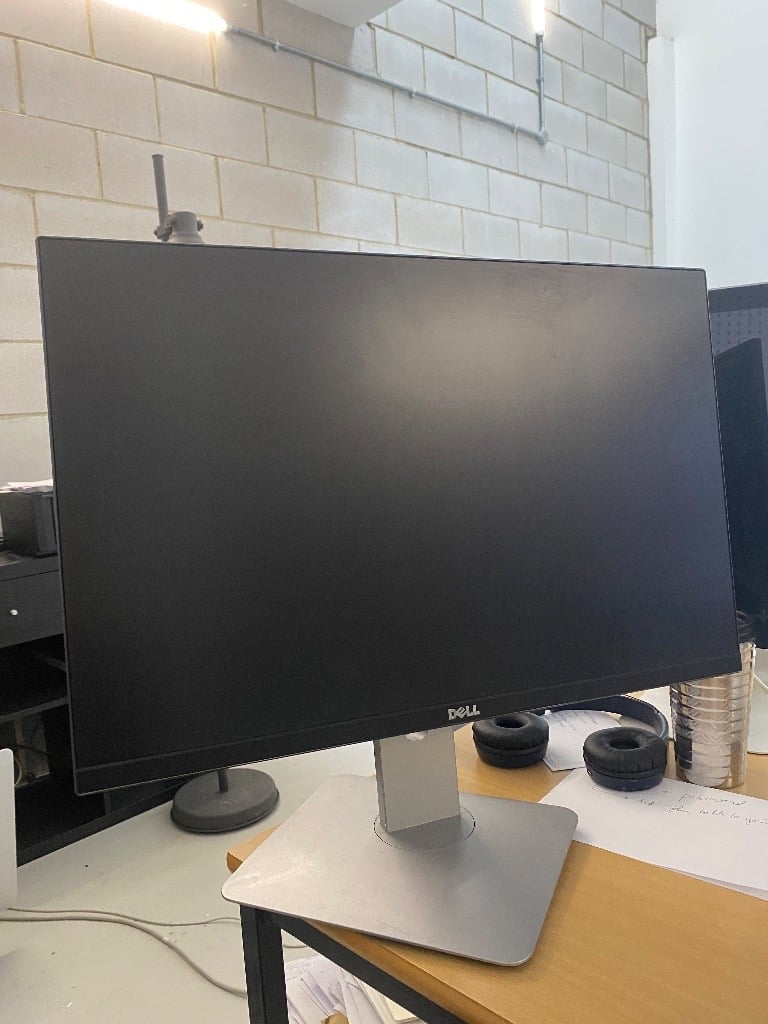 Dell 24" Monitor (Widescreen and Height Adjustable) | in Hackney, London |  Gumtree