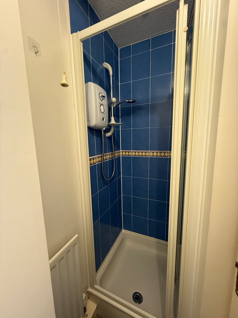 *Urgent* En-suite room available in Edinburgh, Dalry