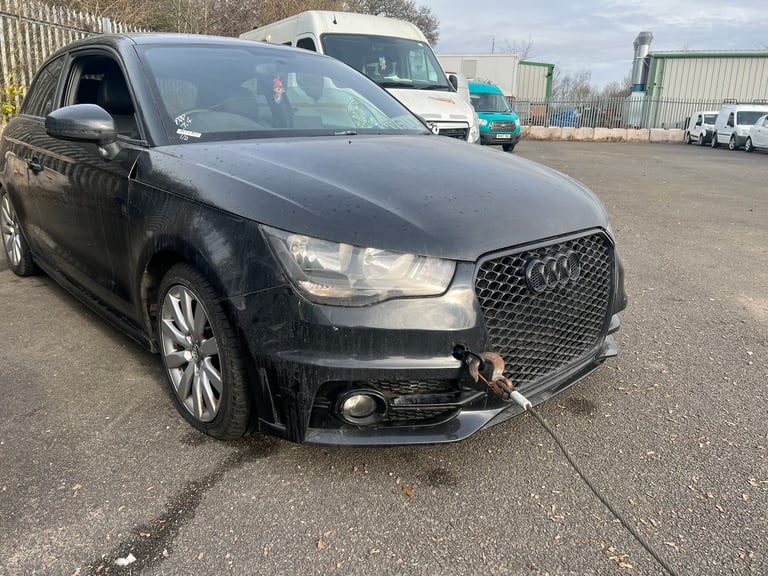 Audi A1 S line Breaking