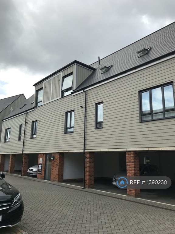 2 bedroom flat in Dakota Drive, Chatham, ME4 (2 bed) (#1390230)