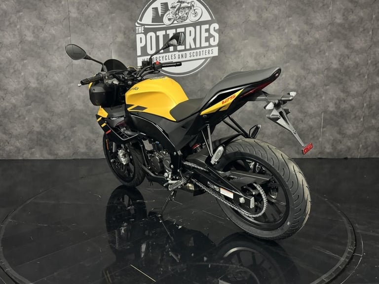 Aprilia Tuono 125 2025 Viper Yellow