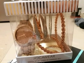 Roca wear bling earrings 3 pairs and a watch gift set