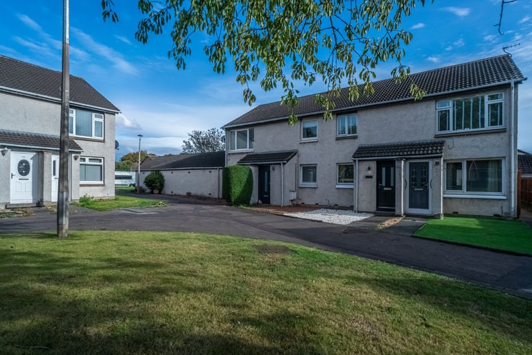 2 bed furnished upper villa, Gyle Park Gardens, Edinburgh