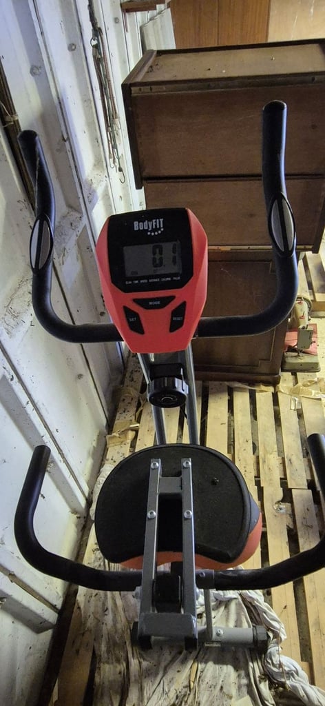 Folding exercise bike 