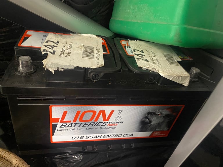 image for Range Rover Battery or other 4 x 4 Great condition like new