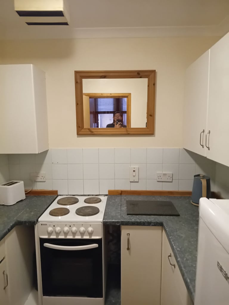 ONE BEDROOM WEST END GLASGOW PARTICK FURNISHED FLAT  £1035 pcm