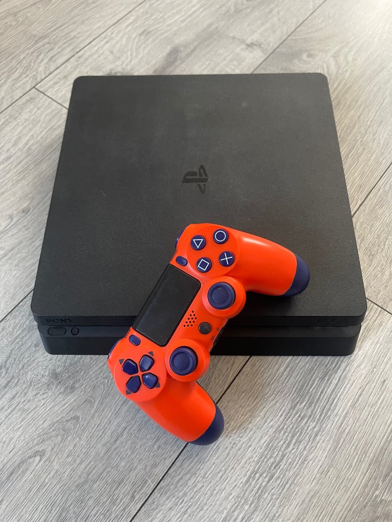 PlayStation 4 Slim / 500GB-With Controller & Leads