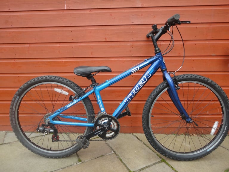 image for Trek 3 series 3600 bike, 13.5 inch lightweight frame, 26 inch wheels, 21 gears, working order