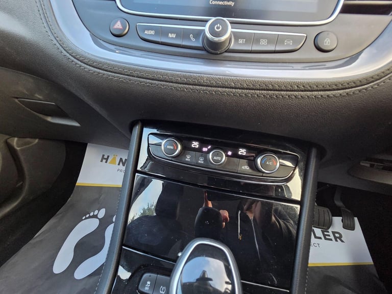 2019 Vauxhall Grandland X 1.2 Turbo Tech Line Nav Auto Euro 6 (s/s) 5dr Petrol