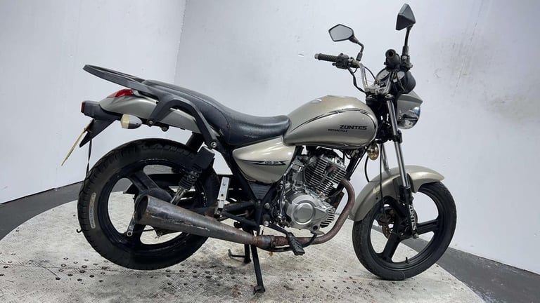 Zontes ZT 2012 20K RUNNING PROJECT BIKE SPARE OR REPAIR 125CC COMMUTER