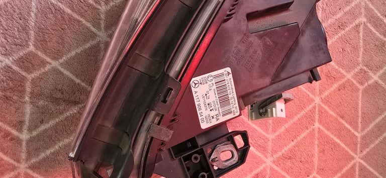 MERCEDES CLA HEADLIGHT DRIVERS SIDE XENON C117 2013