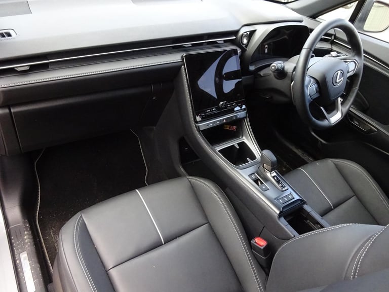 2024 74 REG LEXUS LBX TAKUMI HYBRID AUTO DAMAGED REPAIRABLE SALVAGE