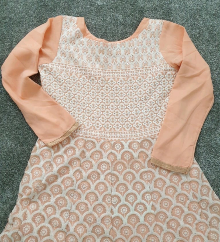 Size Small Asian Indian women’s Maxi Party Suit