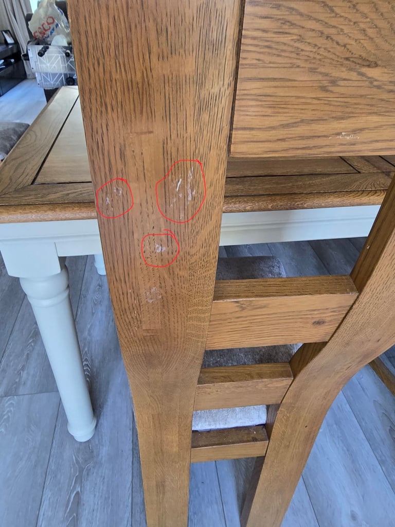 Oak Furnitureland 6 foot extendable table and chairs £400 ono