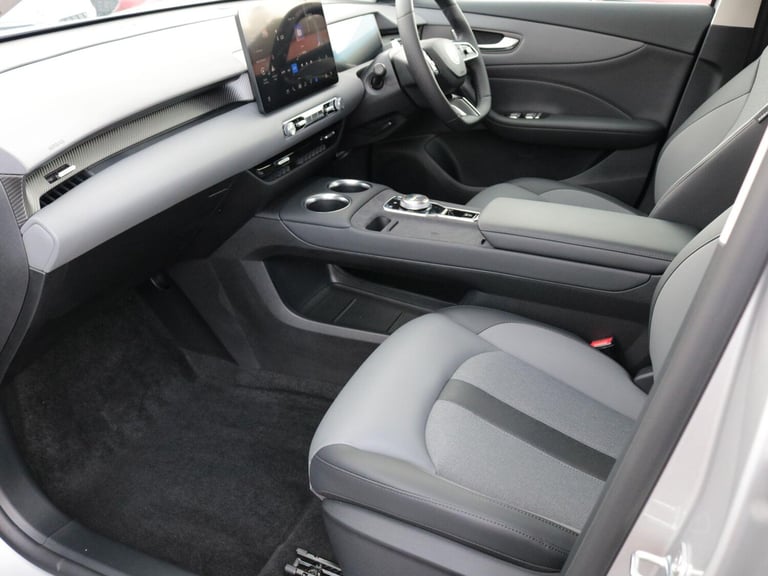 2025 MG MGS5 64kWh Trophy Long Range SUV 5dr Electric Auto (231 ps) HATCHBACK Electric Automatic