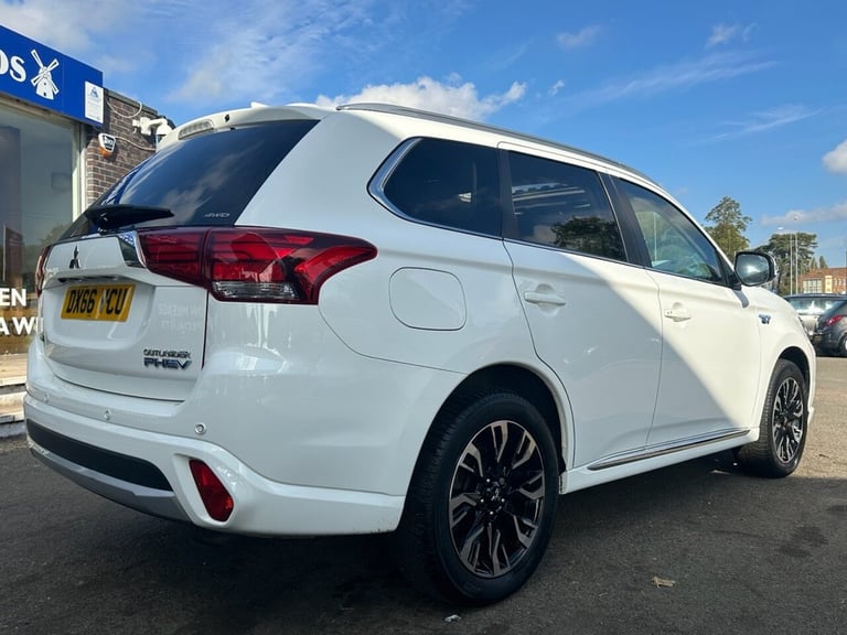 2016 Mitsubishi Outlander 2.0h 12kWh GX4hs SUV 5dr Petrol Plug-in Hybrid CVT 4WD Euro 6 (s/s) (20...