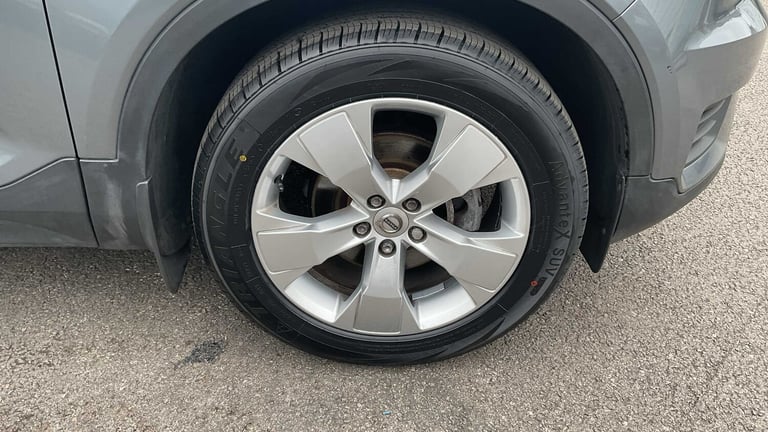  Volvo XC40 1.5 T3 Momentum 5dr Estate Petrol Manual