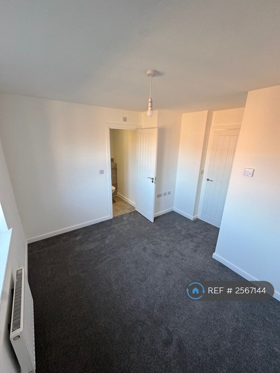 3 bedroom house in Burdock Way, Daventry, NN11 (3 bed) (#2567144)