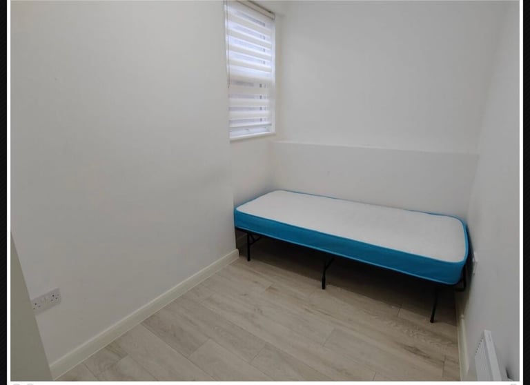 THREE BEDROOM FLAT HIGH ROAD WILLESDEN NW10