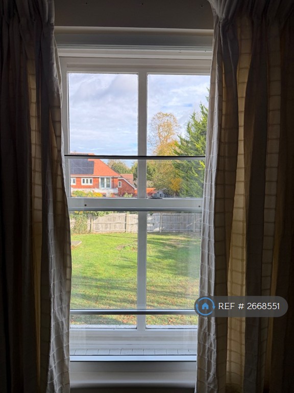 5 bedroom house in Queens Acre, Windsor, SL4 (5 bed) (#2668551)