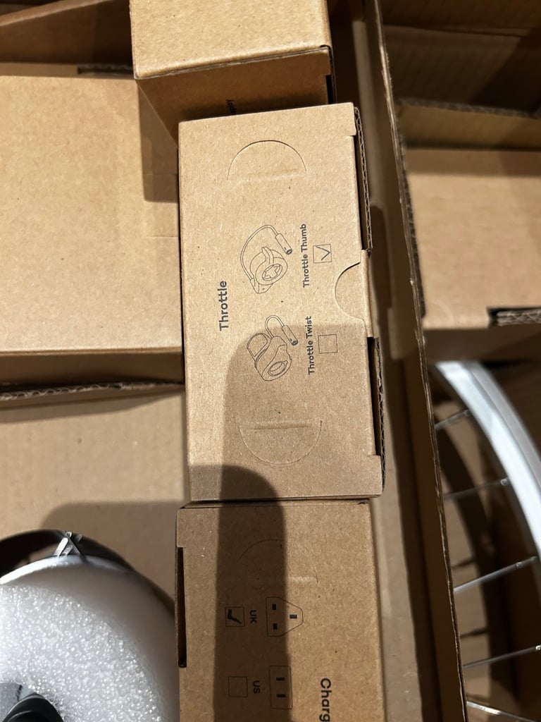 Brand new Swytch electric bike conversion kit with accessories