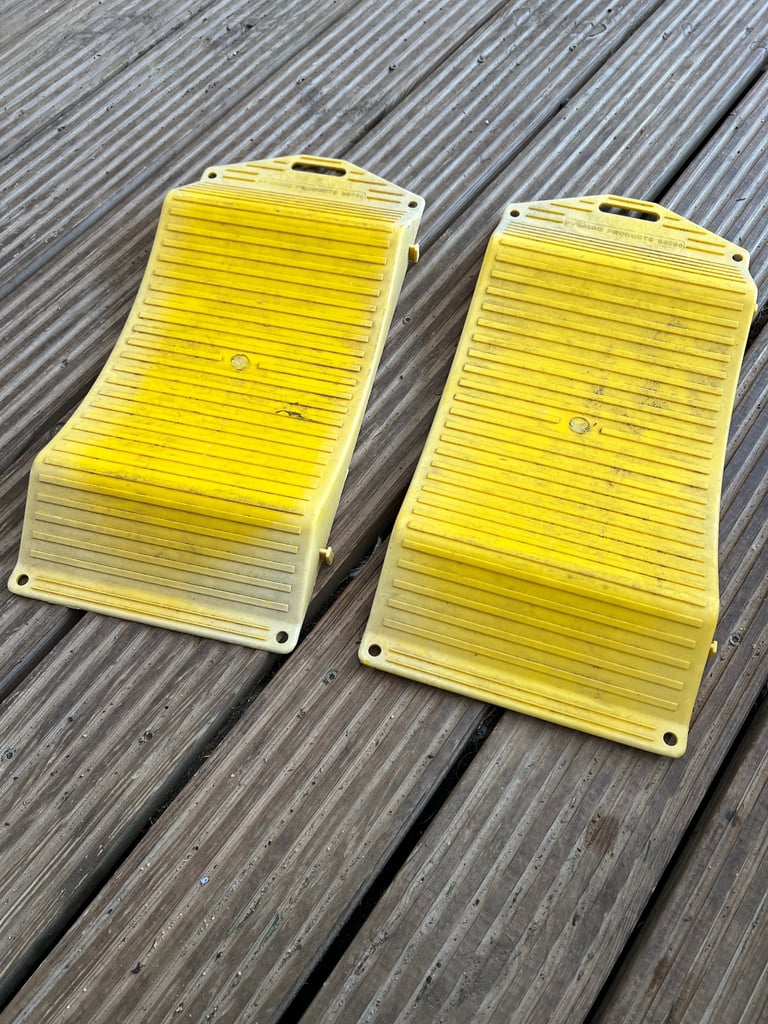 Pyramid tyre savers- set of two