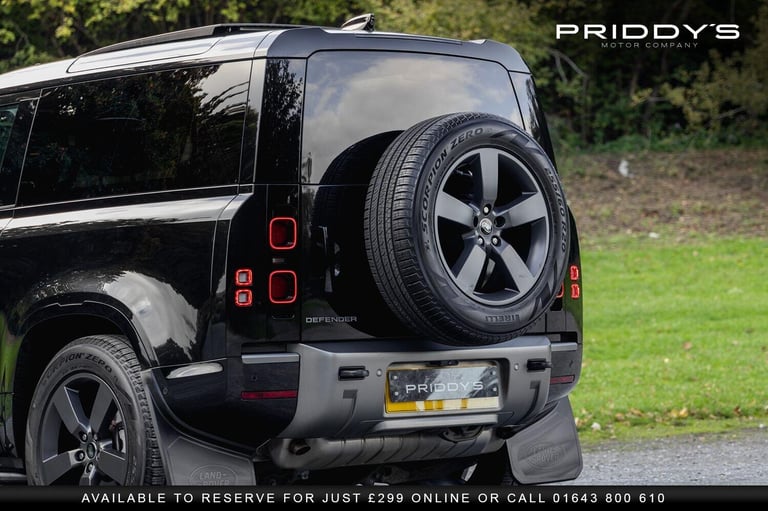 LAND ROVER DEFENDER 90 2.0 P300 X-Dynamic HSE - Amazing spec. Massive presence.