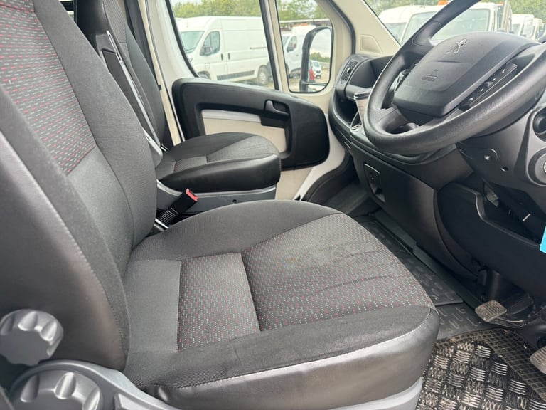 2018/18 PEUGEOT BOXER EX PATIENT TRANFER VEHICLE EURO 6 ULEZ FREE PRICE IS + VAT