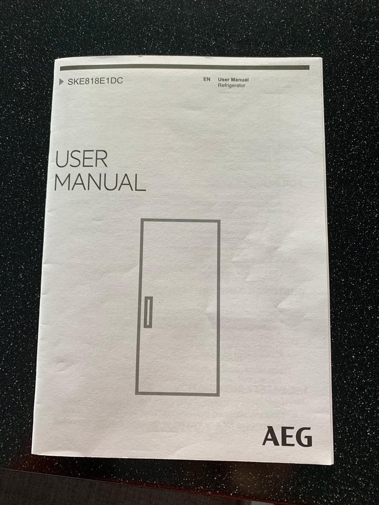 AEG TALL INTEGRATED FRIDGE