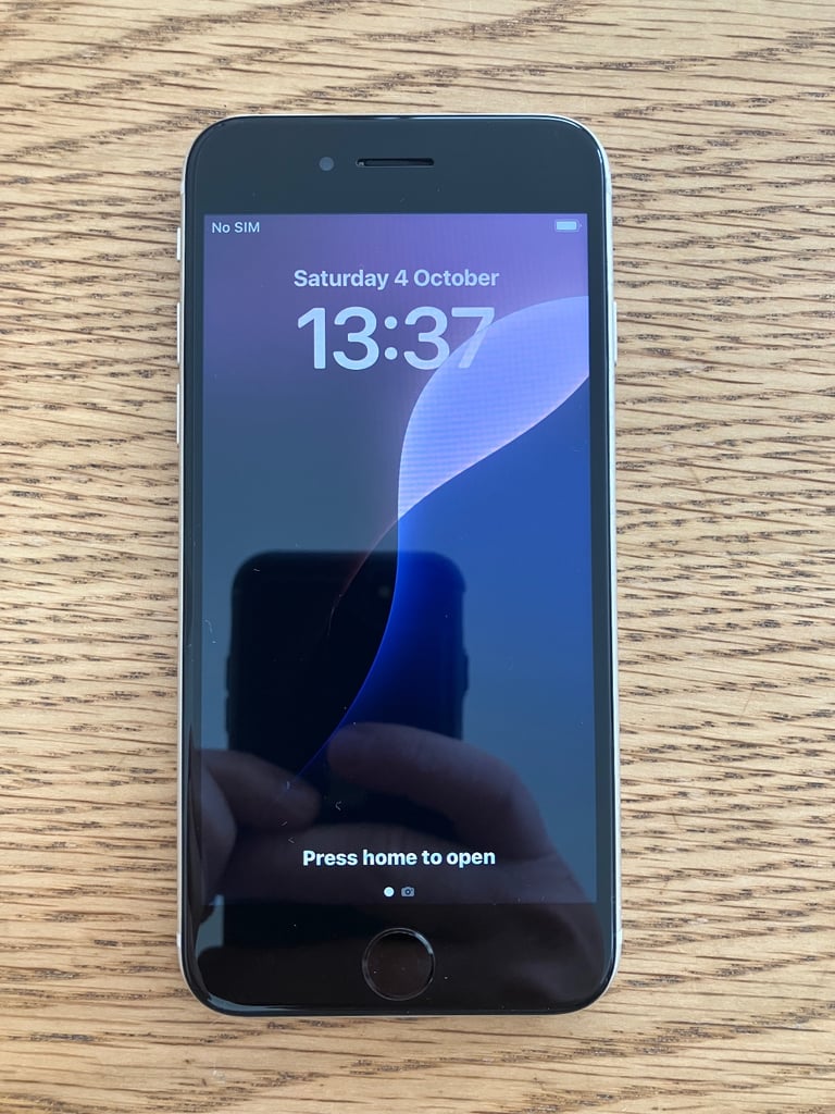 iPhone SE (3rd Gen) Starlight 64gb Unlocked