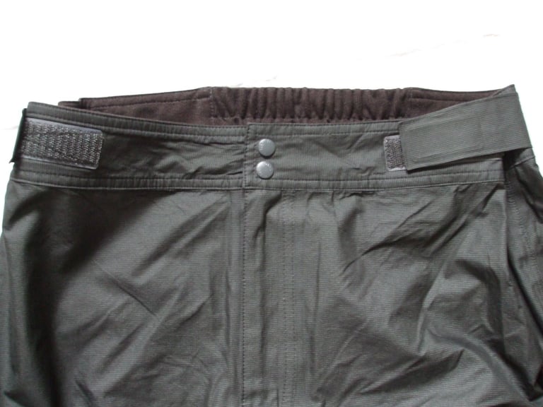 Women’s Rohan Elite overtrousers for hiking/walking (Medium, Graphite) Size 12-14