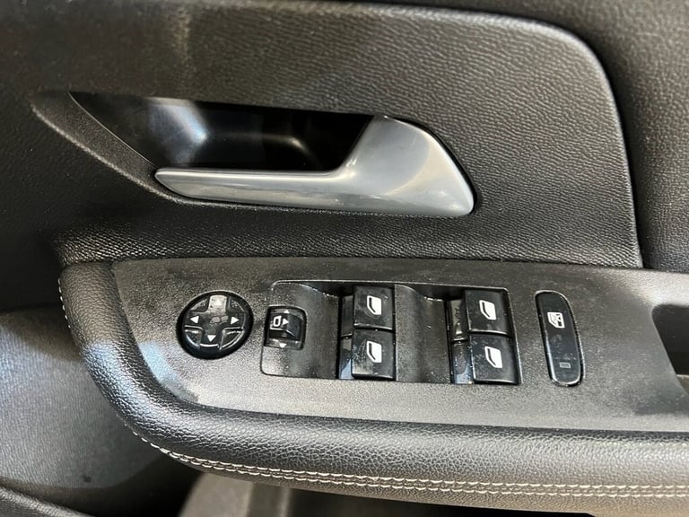 2021 Vauxhall Mokka 1.2 Turbo SRi Nav Premium SUV 5dr Petrol Manual Euro 6 (s/s) (130 ps) HATCHBA...