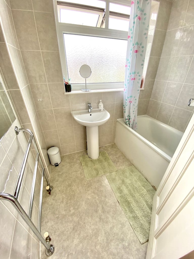 🌈Super Opportunity🌿5 Minutes Walk to Preston Road Station + Garden Access!