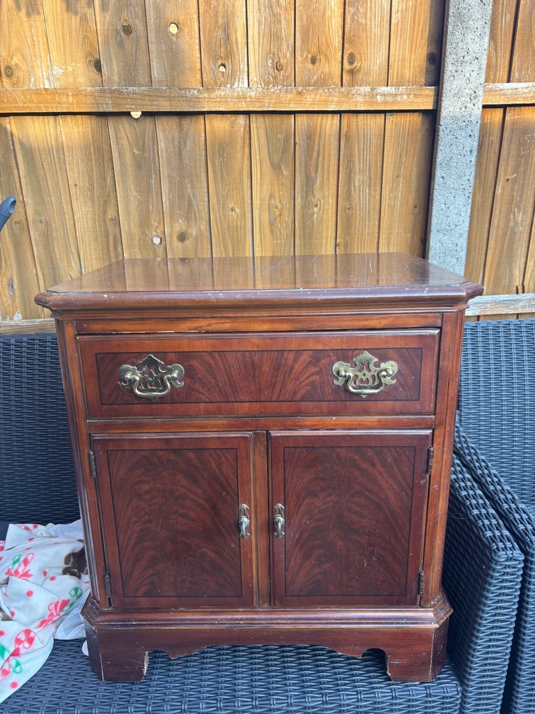 Drexel Chippendale Collection Cherry Flame Mahogany Nightstand